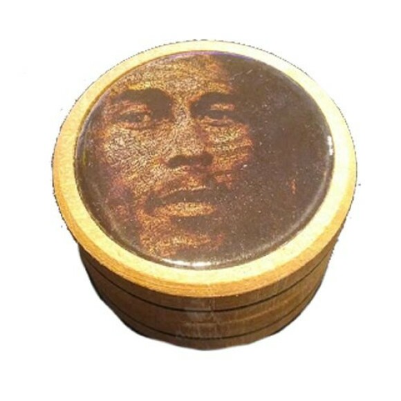 Dichavador de Madeira - Bob Marley fechado