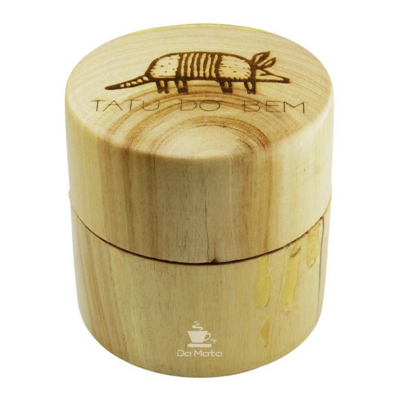 Cinzeiro Cumbuca de Madeira Tatu do Bem de frente