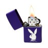 Isqueiro Zippo 49286 Playboy Rabbit Head aberto com chama