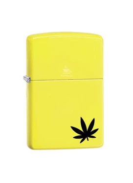 Isqueiro Zippo Leaf in Corner