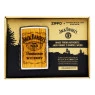 Isqueiro Zippo Jack Daniels Woodchuck de frente na caixa tabacaria da mata