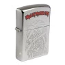 Isqueiro Zippo Iron Maiden 48667 de lado